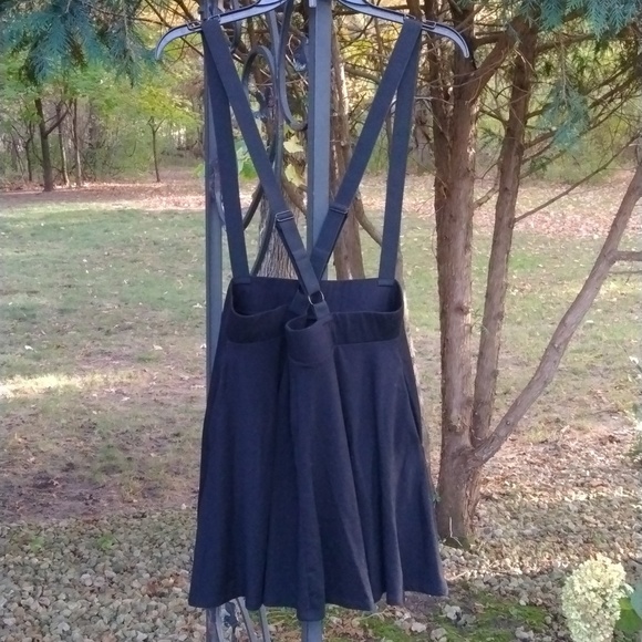 Hot Topic Black Buckle Suspender Skirt with pockets. Size Large - Picture 8 of 8
